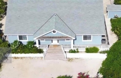 Forbes Hill House | Oceanfront home! 7 Bdrm Beachfront Villa, heated Pool, 2bedroom cottage