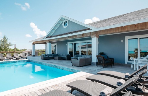Forbes Hill House | Oceanfront home! 7 Bdrm Beachfront Villa, heated Pool, 2bedroom cottage