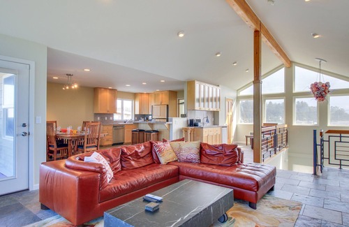Bayshore House | Oceanfront Home with Bay Views, Free WiFi, Gas Grill & Gas Fireplace