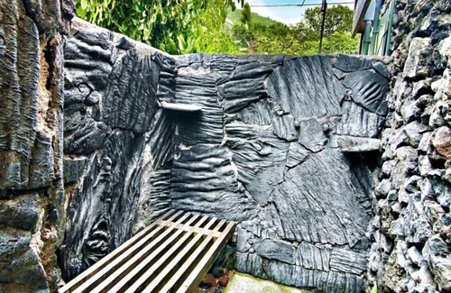 Honaunau-Napoopoo House | Oceanfront Hot Tub Kayaks Snorkeling Dolphins Gorgeous Location
