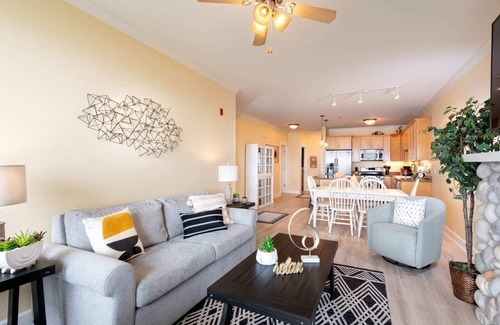 Lincoln City Condo | Oceanfront, Hot Tub, Onsite Pool | Flying Kites