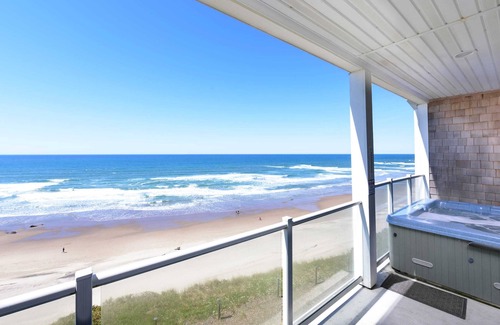 Lincoln City Condo | Oceanfront, Hot Tub, Onsite Pool | Pacific Life