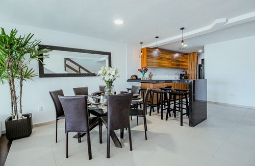 Puerto Juarez House | Oceanfront house in Cancun with private pier