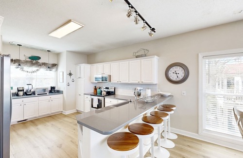 Edisto Island House | Oceanfront house with ocean views & beach access - near dining & golf