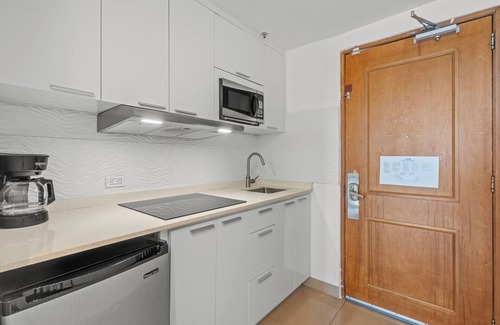 Puerta de Tierra Apartment | Oceanfront | In Old San Juan | Hot Tub | Balcony With Vistas