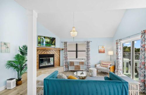 St. Augustine Beach House | Oceanfront in the heart of St Aug Bch Dogs OK