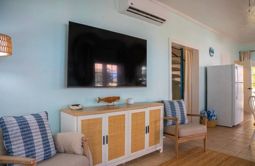 Spanish Wells House | Oceanfront Island Living Gather & Relax