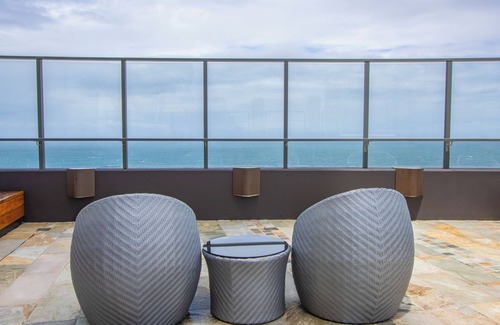 Surfers Paradise Apartment | Oceanfront Living at Rhapsody - Modern 1B Apt.