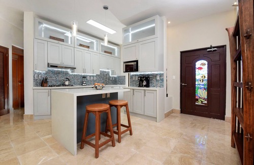 Centro Condo | Oceanfront Luxury 3bdr Condo - Luna Encantada A2
