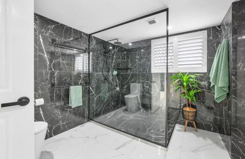 Bargara Apartment | Oceanfront Luxe 3BR