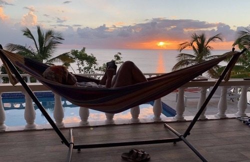 Olveston Villa | Oceanfront luxury - 4 beds, AC, 3 bedrooms, king bed, WiFi, gated
