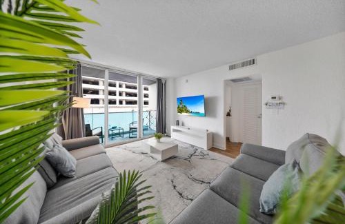 Hollywood South Central Beach Apartment | Oceanfront Luxury Condo with Stunning Views and Resort Amenities