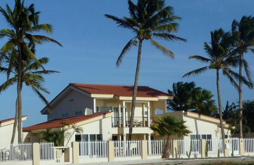 Malmok Villa | Oceanfront Luxury Malmok 5 Bedroom 6 Bath Villa