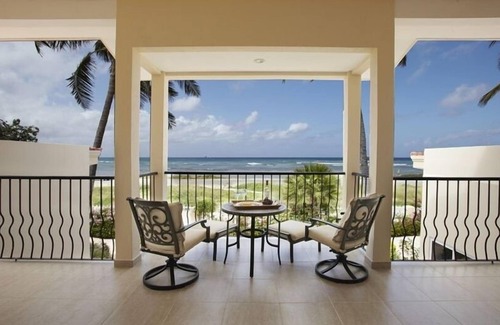 Malmok Villa | Oceanfront Luxury Malmok 5 Bedroom 6 Bath Villa
