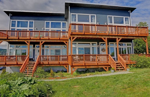 Homer Apartment | Oceanfront Luxury Suite Overlooking Kachemak Bay and Homer Spit!