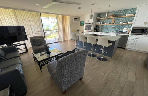Kihei Condo | Oceanfront, Million-Dollar-View, Newly renovated! B421