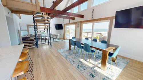 Folly Beach House | Oceanfront Nest