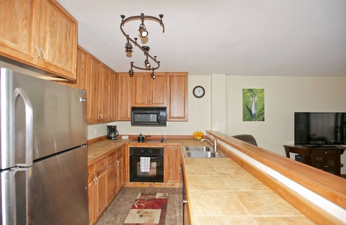 Wailua House Lots Condo | Oceanfront, newly renovated. As low as $220/night.