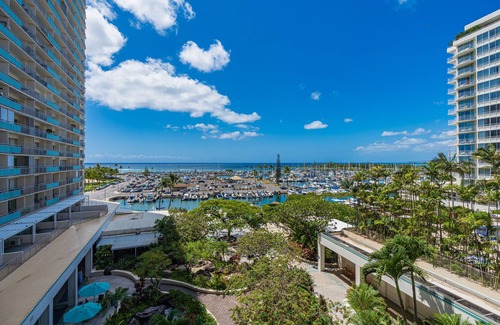 Waikiki Apartment | Oceanfront Oasis In Ilikai Hotel 1 Bedroom Apts