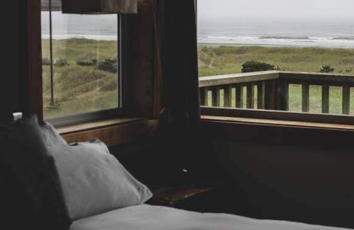Long Beach Hotel | Oceanfront Oasis: Long Beach Retreat Near Discovery Trail! Pets Allowed, Pool.