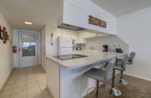 Corpus Christi Condo | Oceanfront Oasis: 2-Bedroom Condo Steps from the Sand!