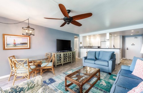 Kahana Condo | Oceanfront Oasis with Stunning Sunset View, Shared Pool, and Free WiFi