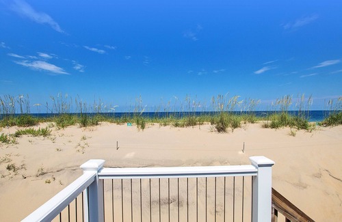 Kitty Hawk House | OCEANFRONT, Ocean Views, Beach Access, Close to Shopping, KH123, Pelican's Watch