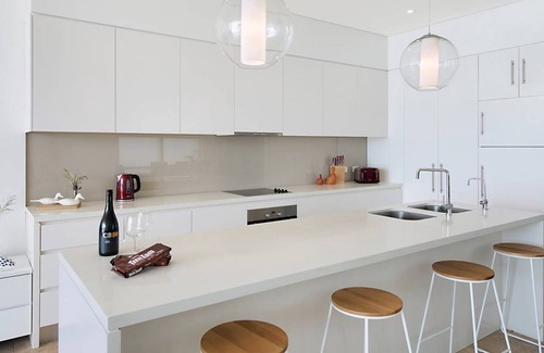The Entrance North Apartment | Oceanfront Penthouse, Stylish and Luxurious.