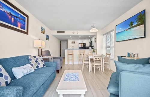 Crescent Beach Condo | Oceanfront Penthouse, corner unit, lots of amenities+Free Attraction Tickets!