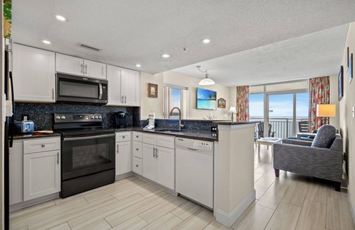 Crescent Beach Condo | Oceanfront Penthouse, corner unit, lots of amenities+Free Attraction Tickets!