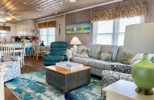 Holden Beach Cottage | Oceanfront, Pool, Family Friendly and Fido Friendly