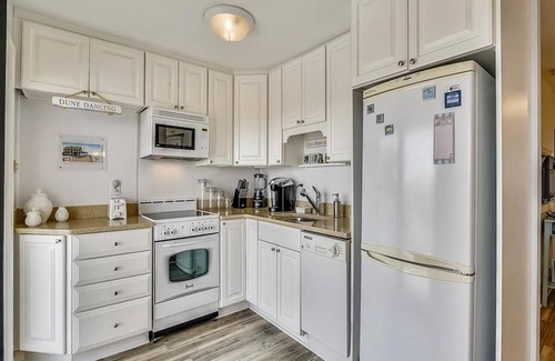 Bethany Beach Condo | Oceanfront, Pristine 1br 1 Ba Condo, Relax And Rejuvenate By The Sea.