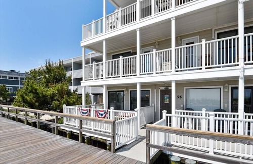 Bethany Beach Condo | Oceanfront, Pristine 1br 1 Ba Condo, Relax And Rejuvenate By The Sea.