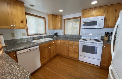 Lincoln City House | Oceanfront, Private Beach Access, Newly Updated, Perfect for Family Gatherings!