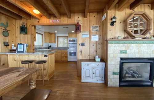 Lincoln City House | Oceanfront, Private Beach Access, Newly Updated, Perfect for Family Gatherings!