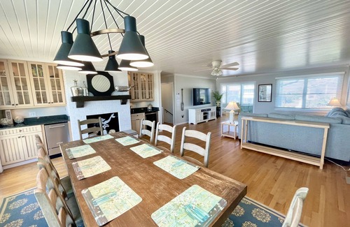 Oak Island House | Oceanfront, private beach access, Sleep 22, elevator seven bedroom, 4 1/2 bath