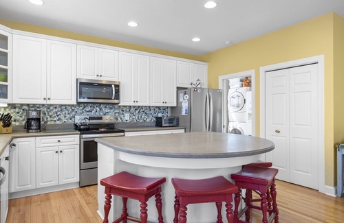 Emerald Isle House | Oceanfront, private pool,hot tub,elevator located in the Dolphin Ridge community