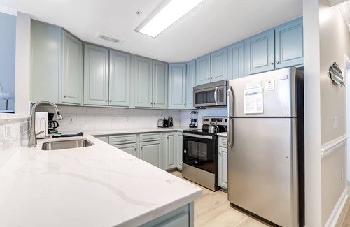 Folly Beach Condo | Oceanfront Private Balcony & Easy Walk to Dntn Folly Beach