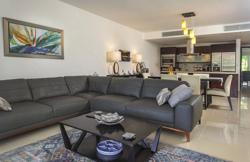 Luis Donaldo Colosio Apartment | Oceanfront resort, walkout pool, Mareazul. La Casa Bonita