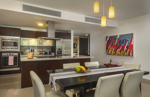 Luis Donaldo Colosio Apartment | Oceanfront resort, walkout pool, Mareazul. La Casa Bonita
