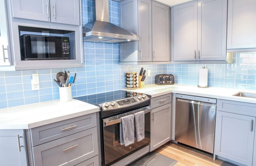 Kihei Condo | OCEANFRONT RESORT - 5* LUXURY 2BED/2BATH Kihei Sands Beachfront Condos - B11