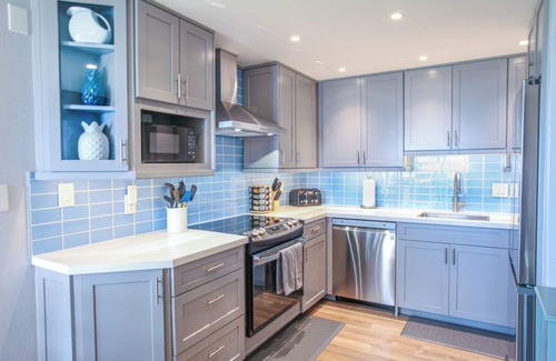 Kihei Condo | OCEANFRONT RESORT - 5* LUXURY 2BED/2BATH Kihei Sands Beachfront Condos - B11