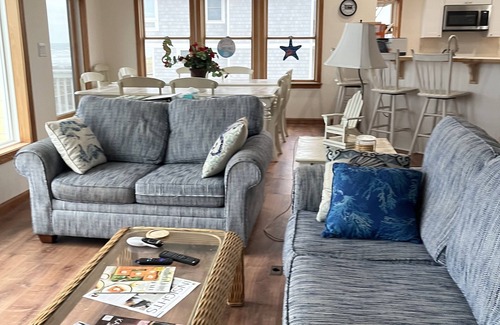 Carova Beach House | OceanFront Row,Private Pool,New Hottub,Sleeps 16,PetFriendly,Beachfront&Updates!
