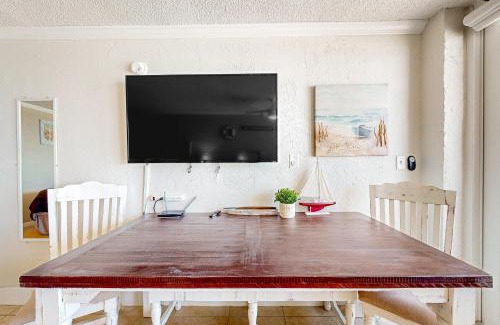 Daytona Beach Shores Hotel | Oceanfront Serenity