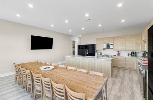 Crescent Beach House | Oceanfront Spectacular Views media game room 12 bed 12 bath private Pool Unit A