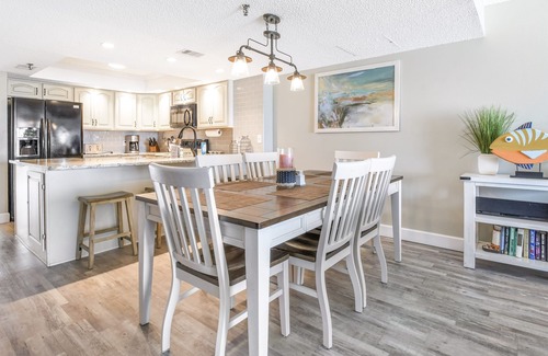 St. Petersburg - Clearwater Condo | Oceanfront Seagate 3/2 with Coastal Charm!