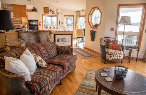 Sitka House | Oceanfront Serenity in Sitka, Alaska