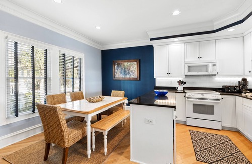 Isle of Palms House | OCEANFRONT/Sleeps 8/VISTA MARE/WILD DUNES/COMMUNITY POOL/ELEVATOR