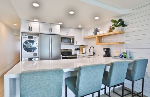 Kihei Condo | Oceanfront, Split AC unit, remodeled November 2024, king bed washer dryer unit