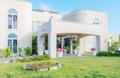 Ragged Point Apartment | Oceanfront Studio B by Beach w/Pool - Villa Zen